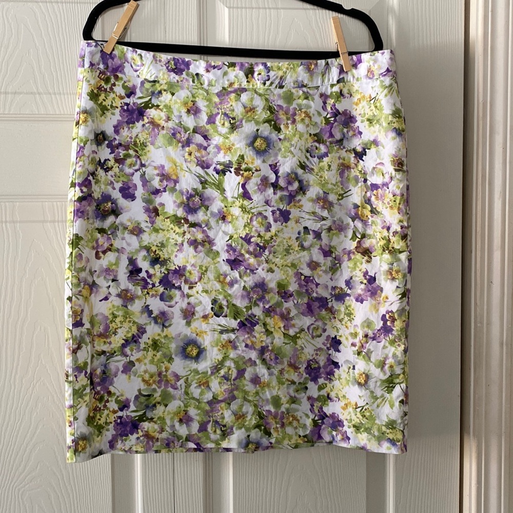 Van Heusen pencil skirt